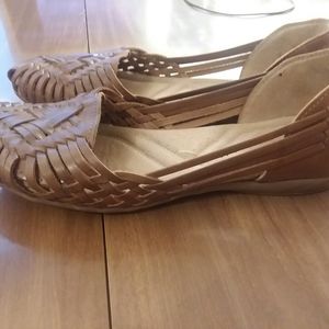 Leather huarache sandals size 8 Naturalizer brand